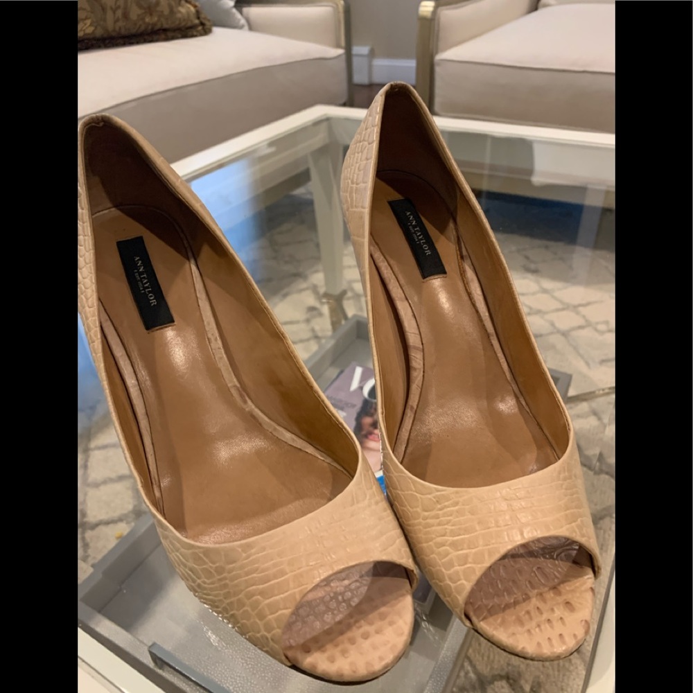 Ann Taylor open toe shoes on blush color!